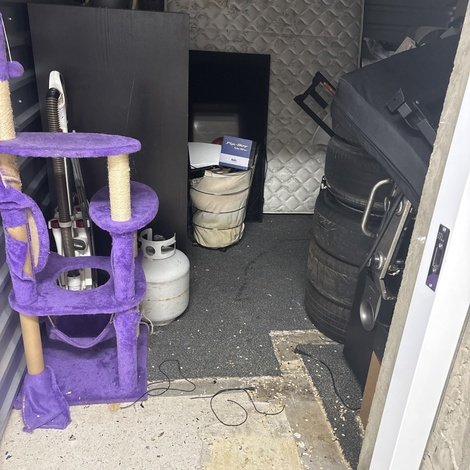 12 x 15 storage unit in Roseville, CA