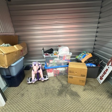 10 x 5 storage unit in Roseville, CA