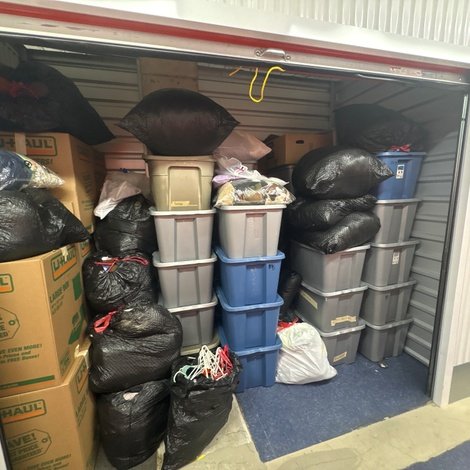10 x 15 storage unit in Roseville, CA