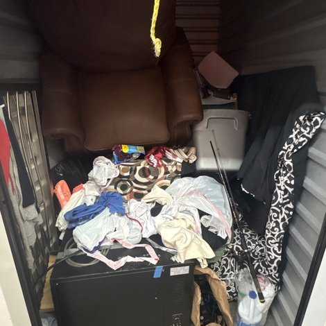 5 x 10 storage unit in Sacramento, CA