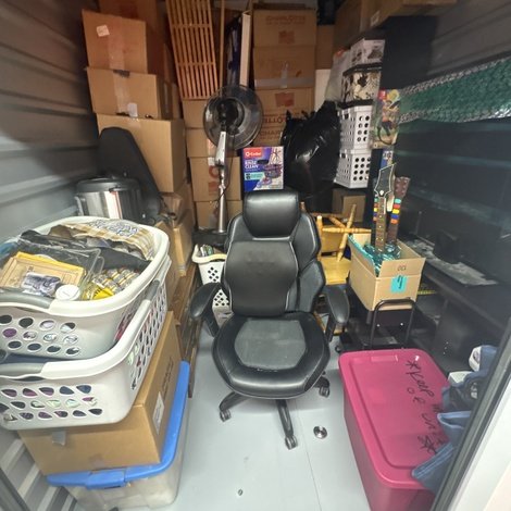 7 x 10 storage unit in Roseville, CA