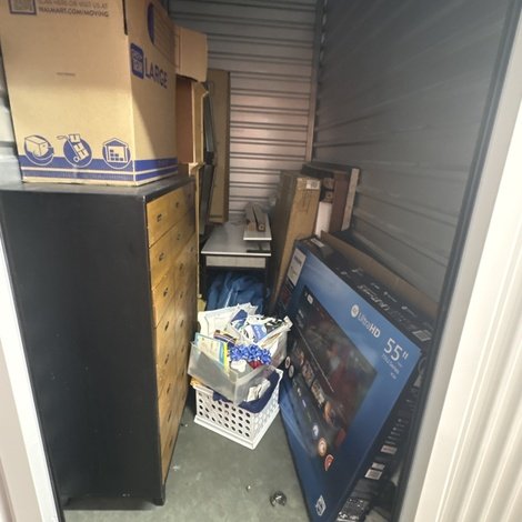 5 x 10 storage unit in Roseville, CA
