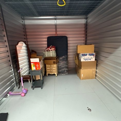 10 x 10 storage unit in Roseville, CA