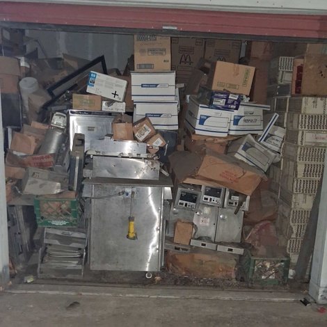10 x 10 storage unit in Oakdale, CA