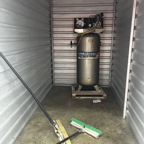 5 x 10 storage unit in Columbus, GA