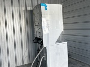 10 x 10 storage unit in Kathleen, GA