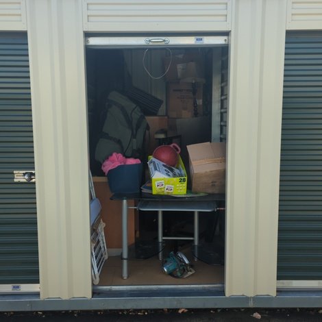 5 x 10 storage unit in Parma, OH