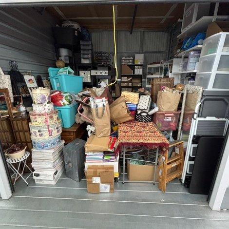 10 x 10 storage unit in Santa Clara, CA