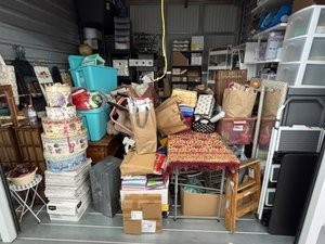 10 x 10 storage unit in Santa Clara, CA