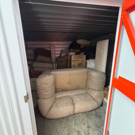 10 x 10 storage unit in Santa Clara, CA