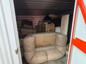 10 x 10 storage unit in Santa Clara, CA