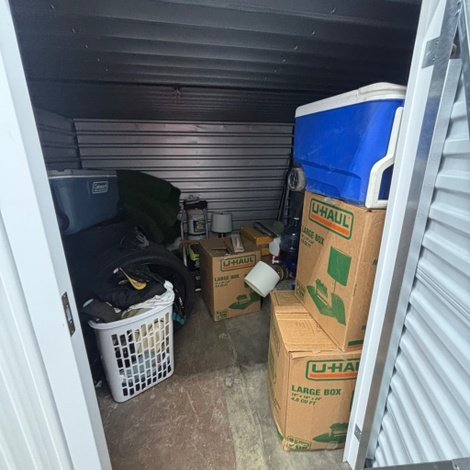 10 x 10 storage unit in Santa Clara, CA