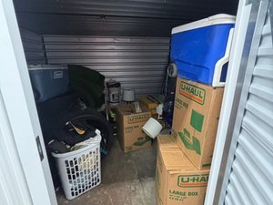 10 x 10 storage unit in Santa Clara, CA