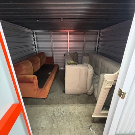10 x 10 storage unit in Santa Clara, CA