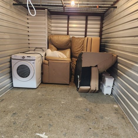 10 x 15 storage unit in Worcester, MA