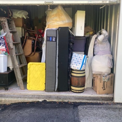 10 x 10 storage unit in Taunton, MA