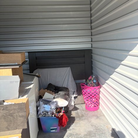 10 x 10 storage unit in Lincoln, NE