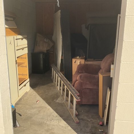 10 x 15 storage unit in Clarksville, TN