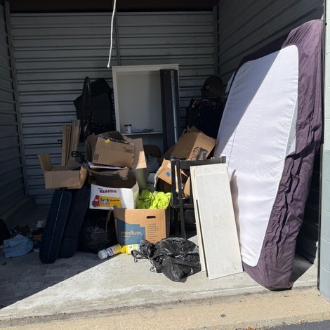 10 x 10 storage unit in Johnston, RI