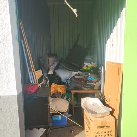 5 x 10 storage unit in Dracut, MA