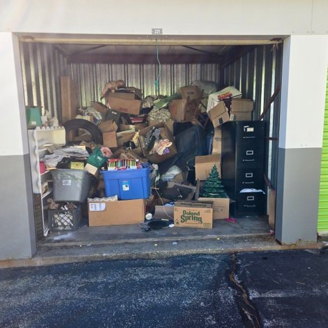 10 x 10 storage unit in Derry, NH