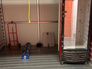 10 x 10 unit in Reading