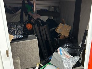 10 x 10 unit in Easton