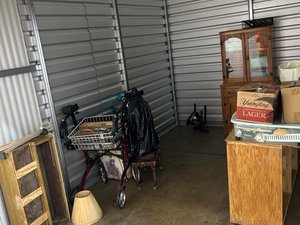 10 x 15 unit in Easton