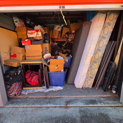 10 x 10 storage unit in Tampa, FL