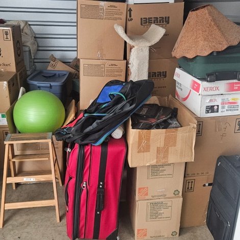 10 x 10 storage unit in Tampa, FL