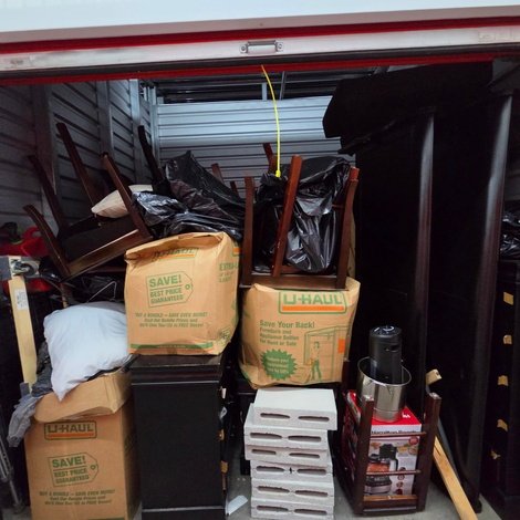 10 x 10 storage unit in Tampa, FL