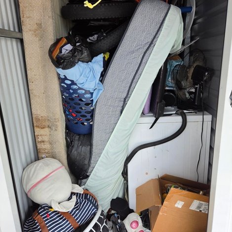 5 x 10 storage unit in Tampa, FL