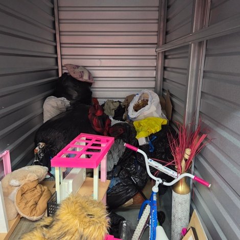 5 x 10 storage unit in Jonesboro, GA