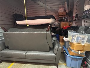 10 x 10 unit in Stockbridge