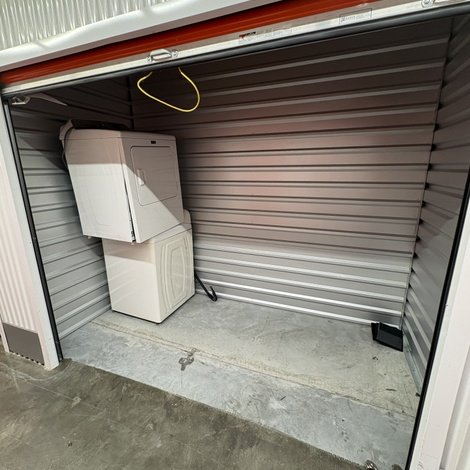 5 x 10 storage unit in Morrow, GA