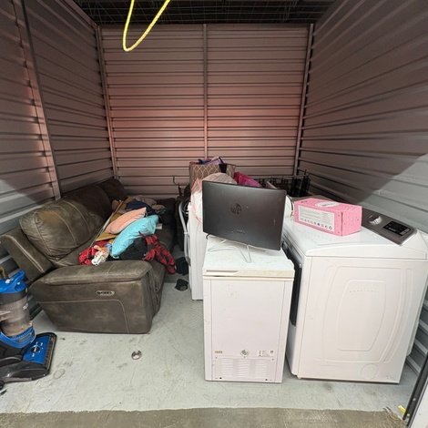 10 x 10 storage unit in Morrow, GA