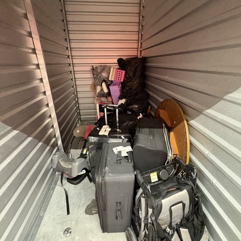 5 x 10 storage unit in Morrow, GA