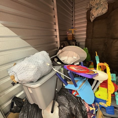 5 x 10 storage unit in Morrow, GA
