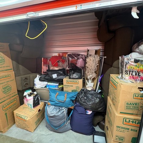 5 x 10 storage unit in Morrow, GA