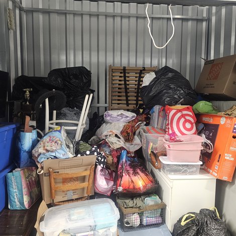 5 x 10 storage unit in Manorville, NY