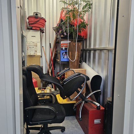 5 x 10 storage unit in Manorville, NY