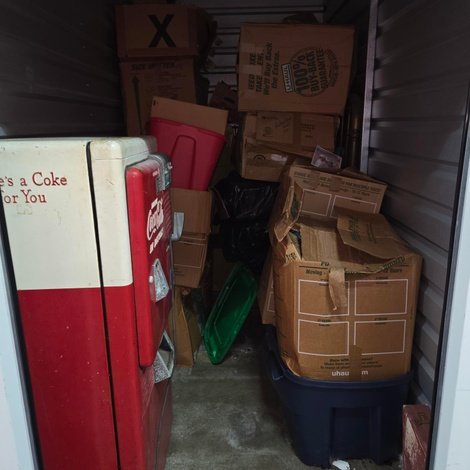 5 x 10 storage unit in Tampa, FL