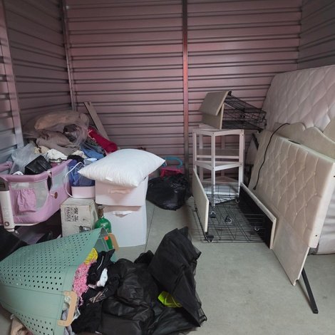 10 x 10 storage unit in Tampa, FL