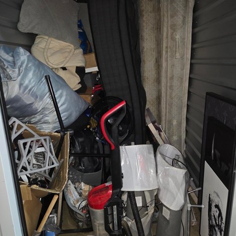 10 x 10 storage unit in Tampa, FL