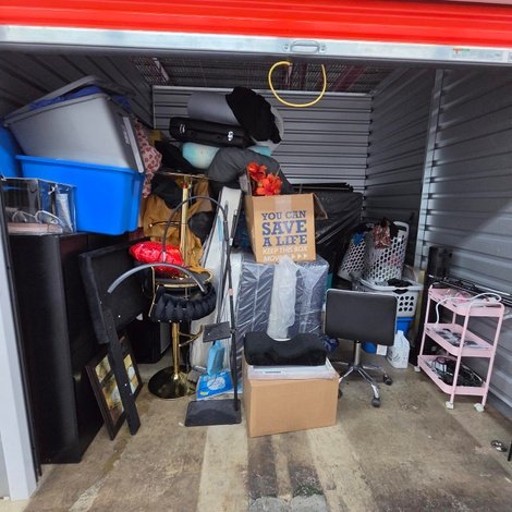 10 x 10 storage unit in Tampa, FL