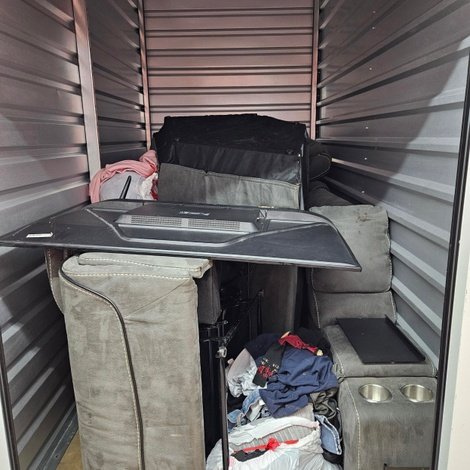 5 x 10 storage unit in Tampa, FL