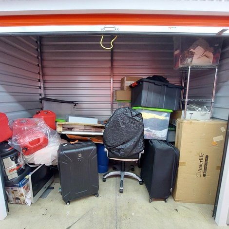 5 x 10 storage unit in Tampa, FL