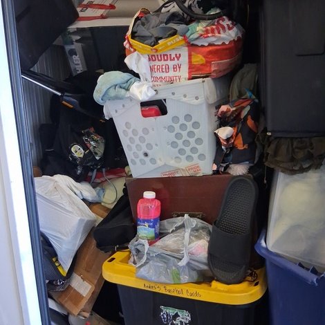 5 x 5 storage unit in Victorville, CA