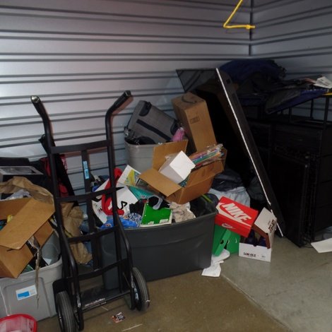 5 x 10 storage unit in Woodridge, IL