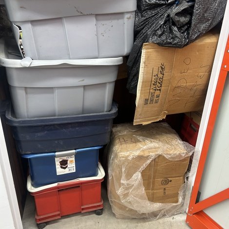 10 x 10 storage unit in Brooklyn, NY